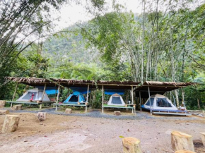 Khaosok Mysterious Restaurant and Camp ร้านลึกลับริมคลอง